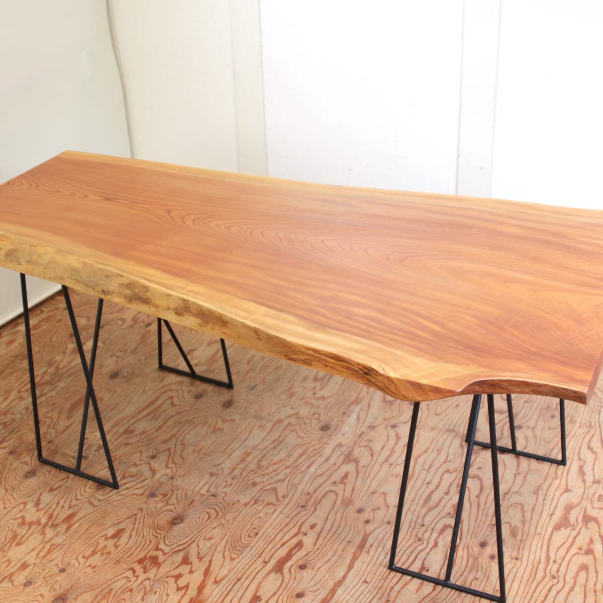 一枚板テーブル ダイニングテーブル ケヤキ 耳付き 欅 中古