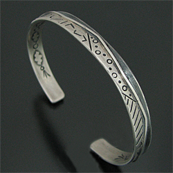 ナバホ族 Michael Roanhorse コンテンポラリー バングル 【送料無料】