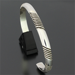 ナバホ族 Jennifer Curtis #2ハーフラウンドワイヤー バングル 【送料