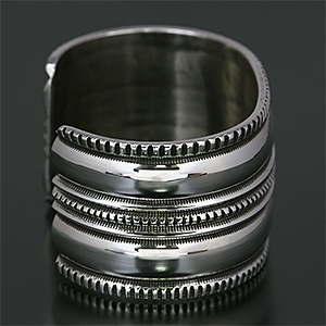 ナバホ族 Harrison Jim 2連チゼルワーク インゴットシルバー バングル