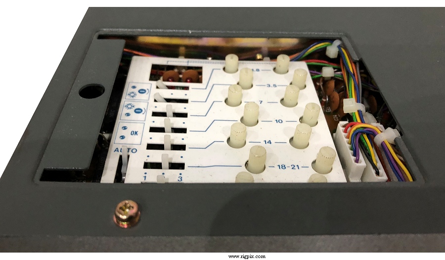 RigPix Database - Accessories - Icom AT-150