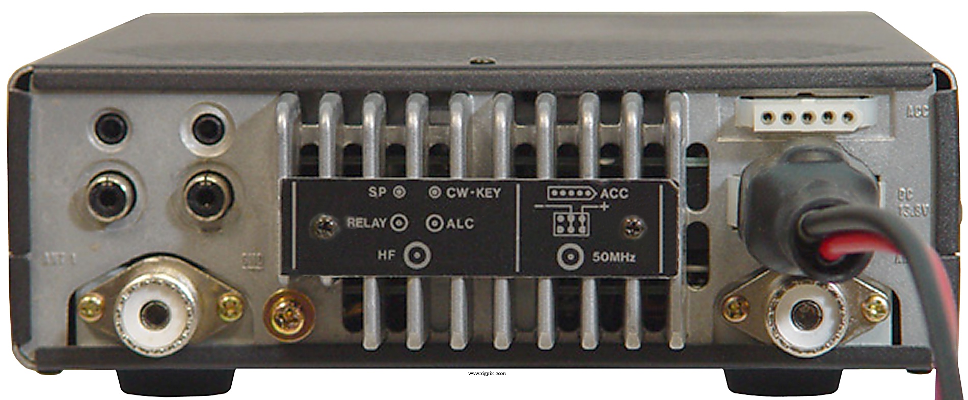 RigPix Database - Alinco - DX-70TH