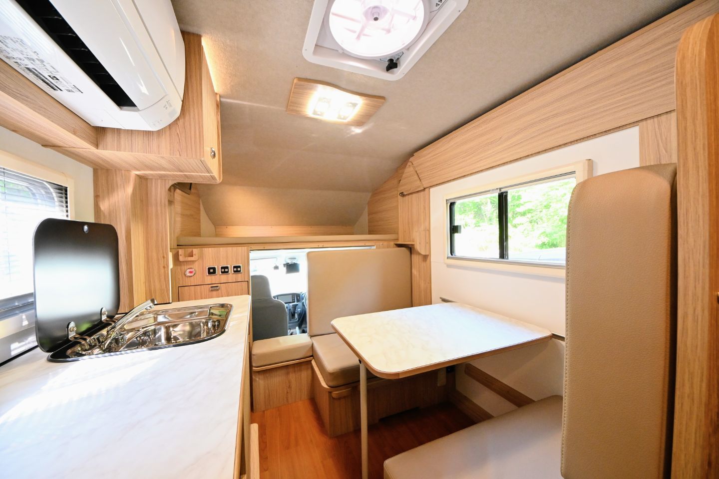 VENUS | Precious Most RV 株式会社