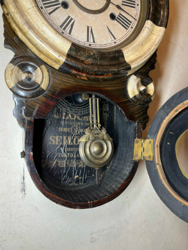 昔懐かしいアンティーク柱時計をお届け|WATERBURY