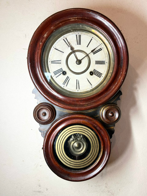 昔懐かしいアンティーク柱時計をお届け|WATERBURY