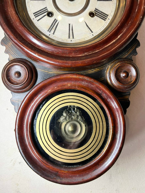 昔懐かしいアンティーク柱時計をお届け|WATERBURY