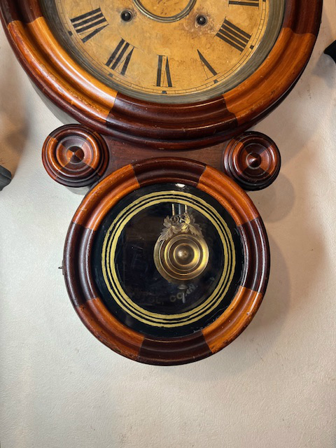 昔懐かしいアンティーク柱時計をお届け|WATERBURY