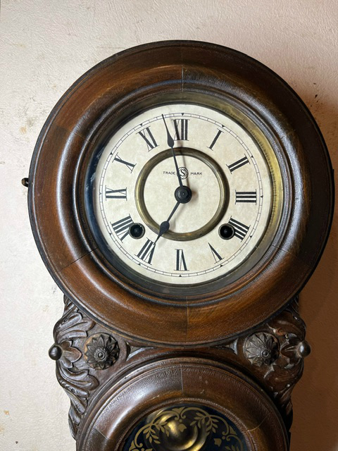 昔懐かしいアンティーク柱時計をお届け|WATERBURY