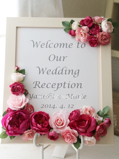 ローズピンクバラのウェルカムボード（卓上スタンド付