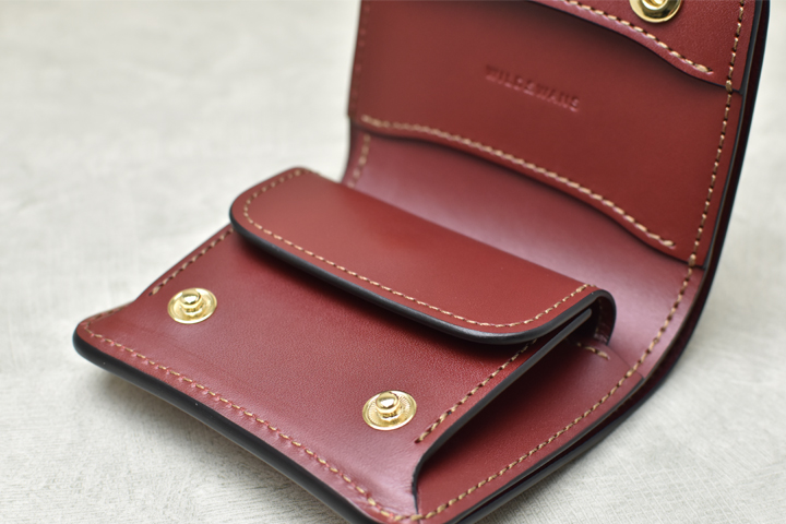 ロイドヴァッシュを使用した革小物についてのお話 | WILDSWANS