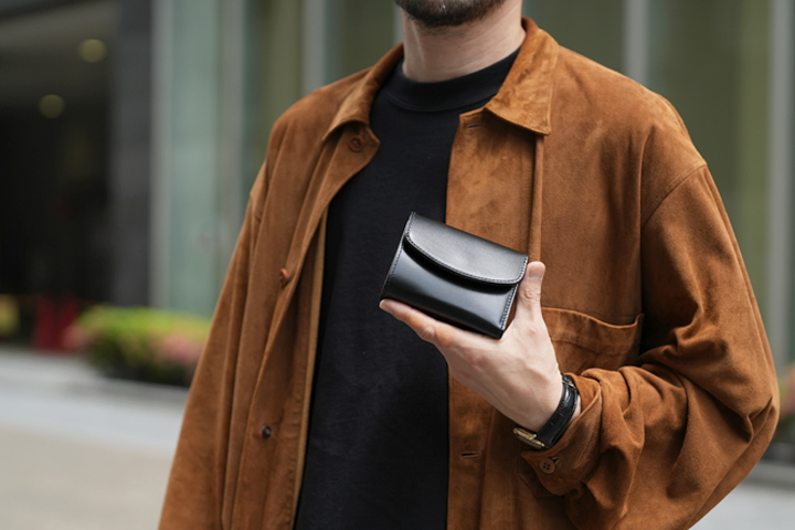 サドルプルアップを使用した がま口付き三つ折り財布・FERMOIRについて