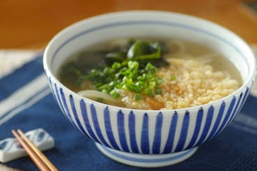 砥部焼の和食器 千山窯の丼鉢 【砥部工房 からくさ】