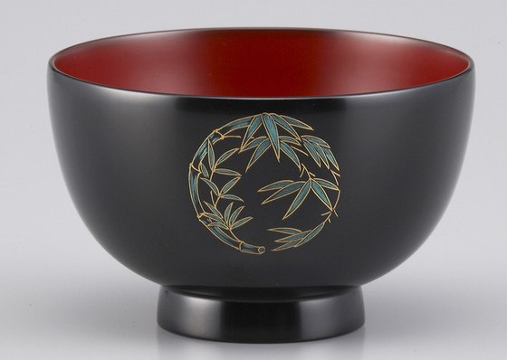 汁椀 吉祥紋沈金（模様は5種類あり） 1客35,200円（税込） | 輪島塗の