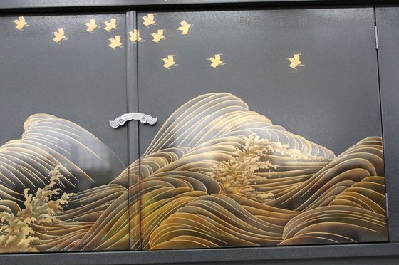 飾り棚 乾漆・波千鳥蒔絵 4,400,000円（税込） | 輪島塗の塗師屋 輪島