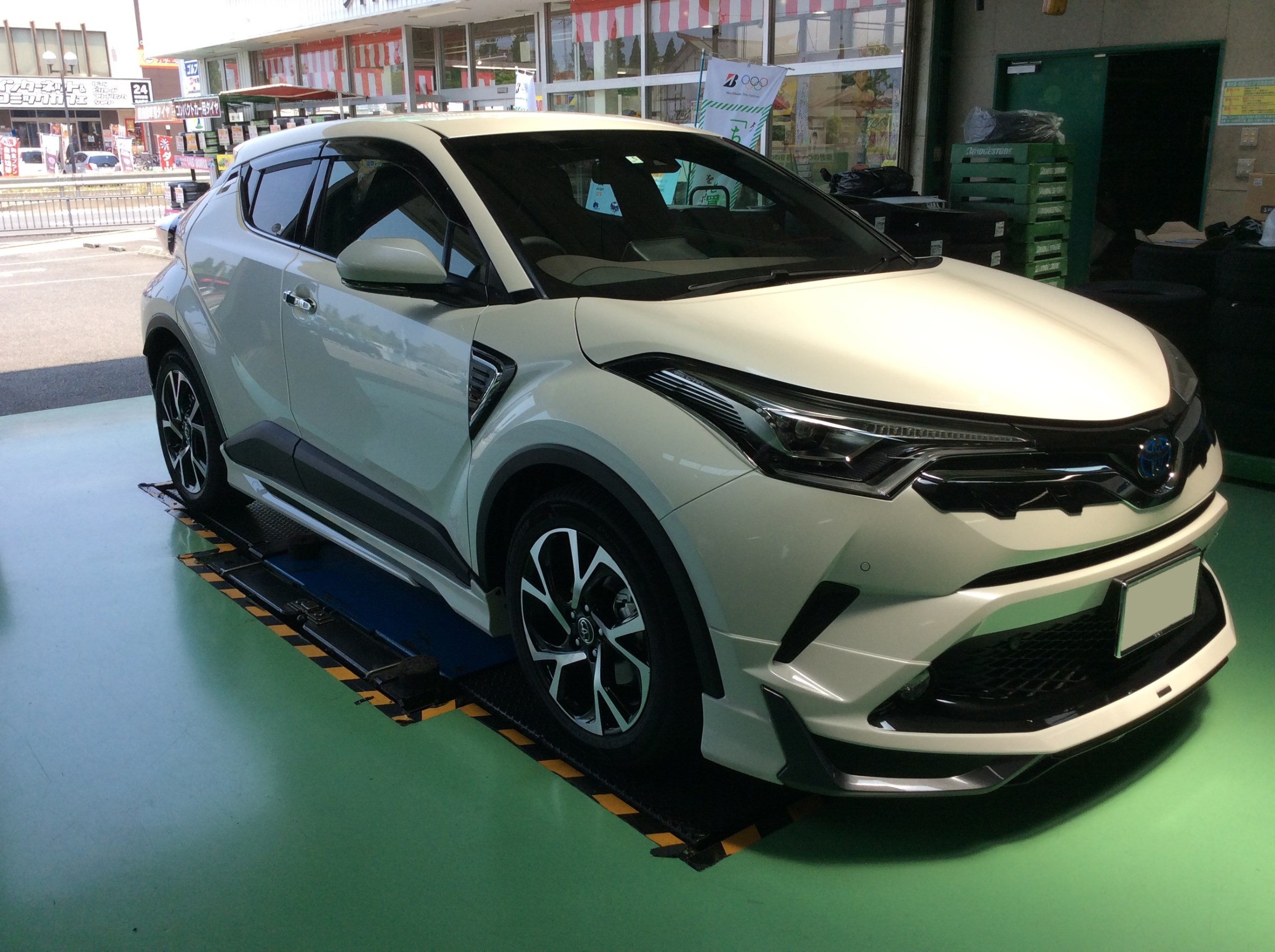 ZYX10 トヨタ C-HRに『TEIN FLEX A』『LEONHARDIRITT Welle』お取付け