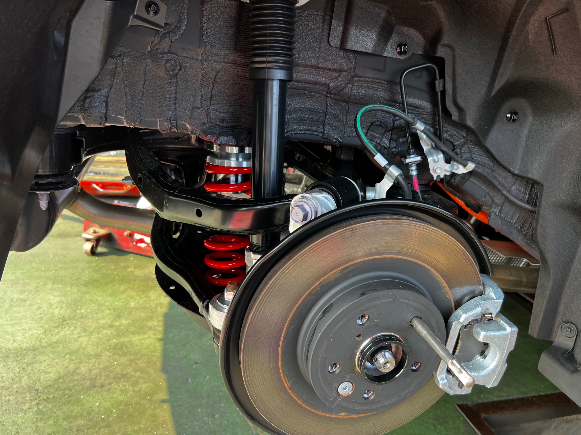 クラウン車高調取り付け | 店舗おススメ情報 | タイヤ館 勝田（茨城県）