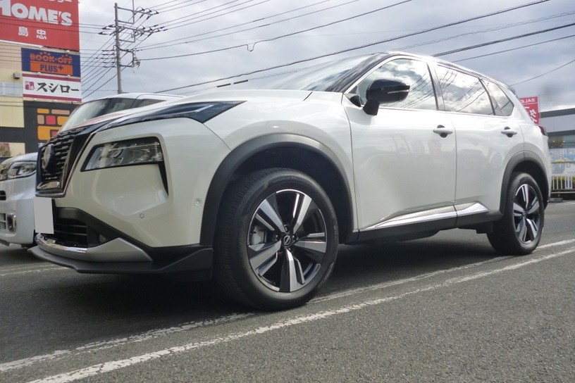 新型モデルお任せください♪☆エクストレイル（T33）スタッドレス