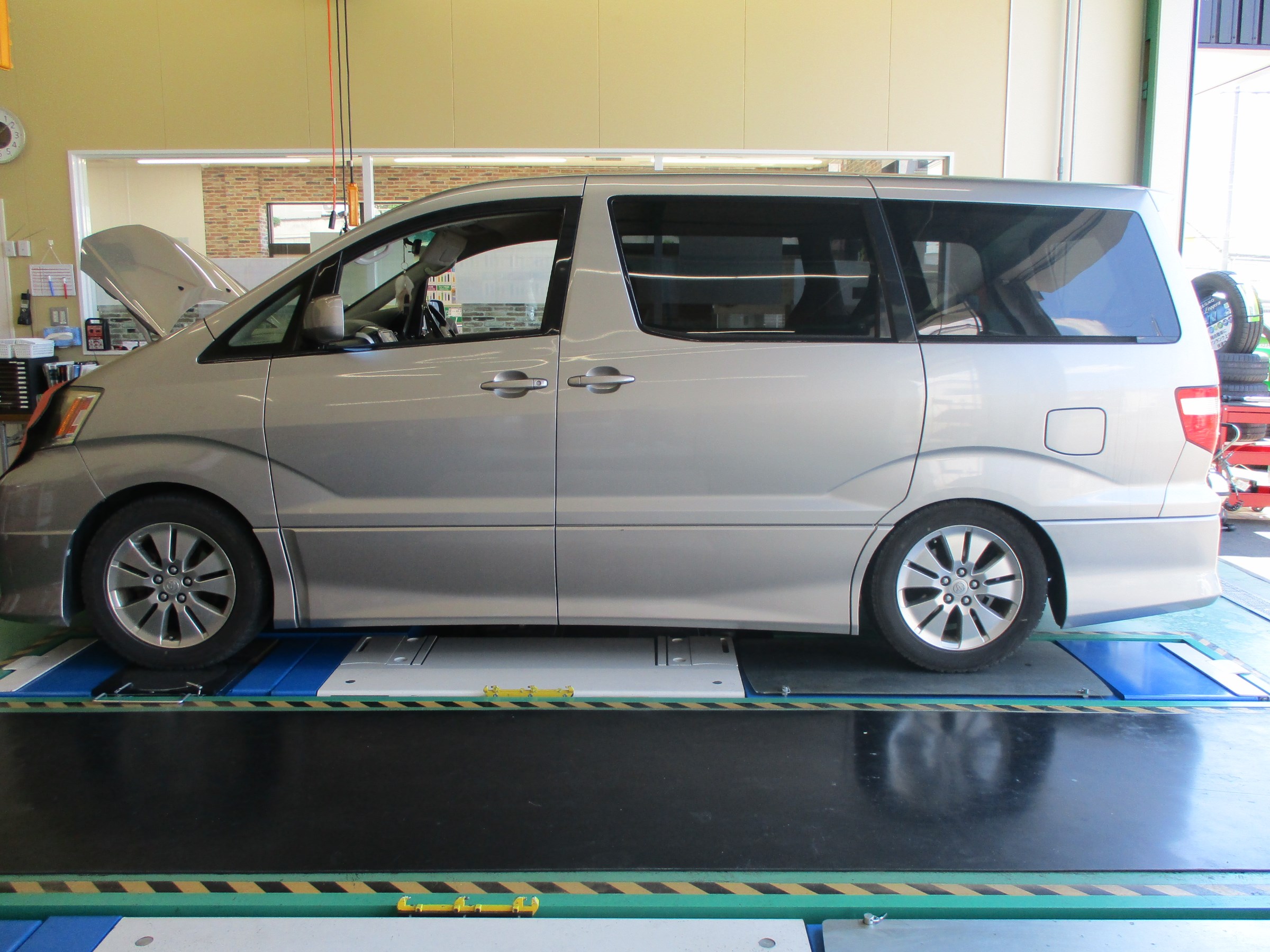 ☆10系アルファード車高調お取り付け☆ | 店舗おススメ情報 | タイヤ館