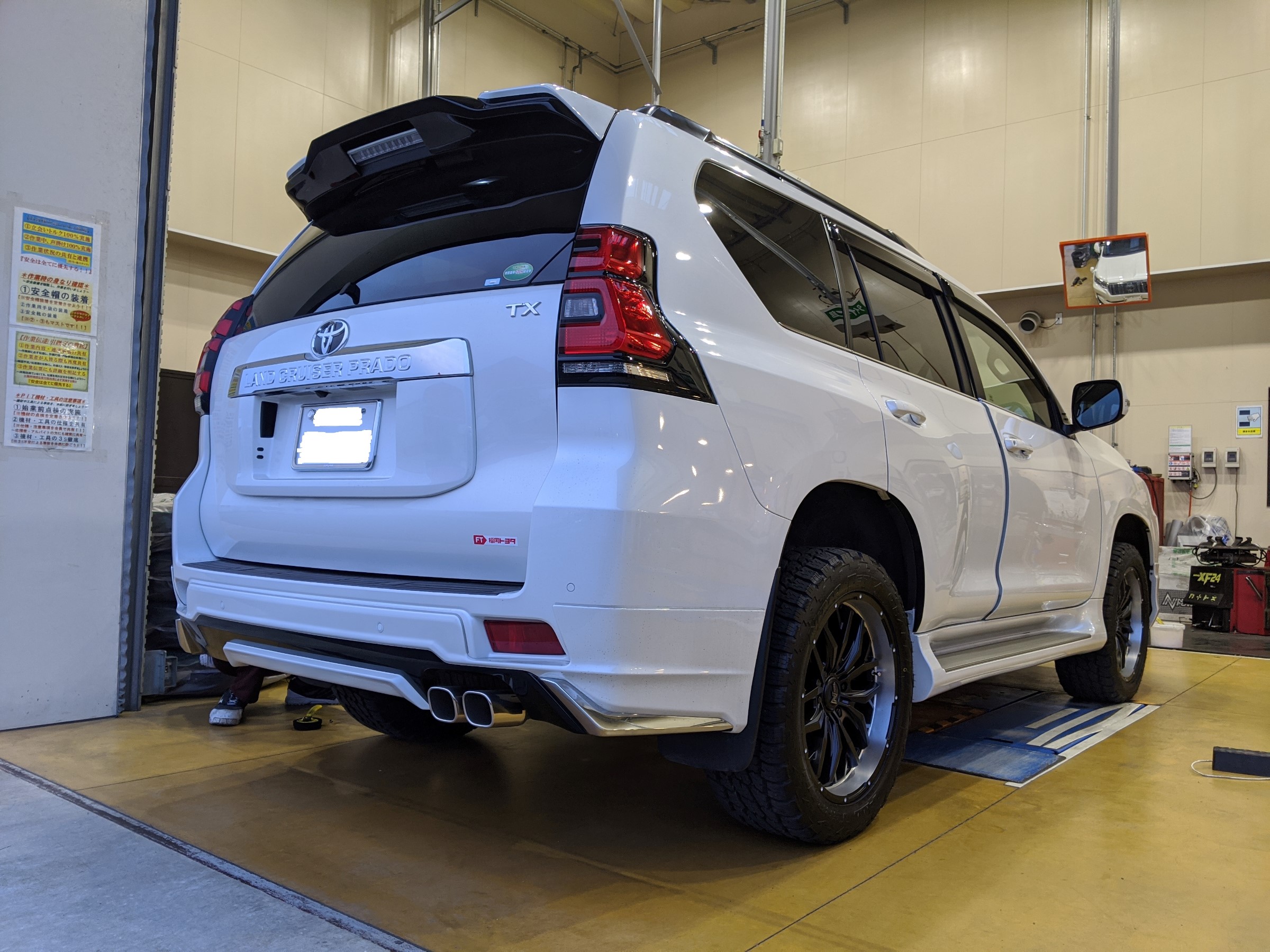 トヨタ ランドクルーザー プラド に ナイトロパワー ガジェット 20