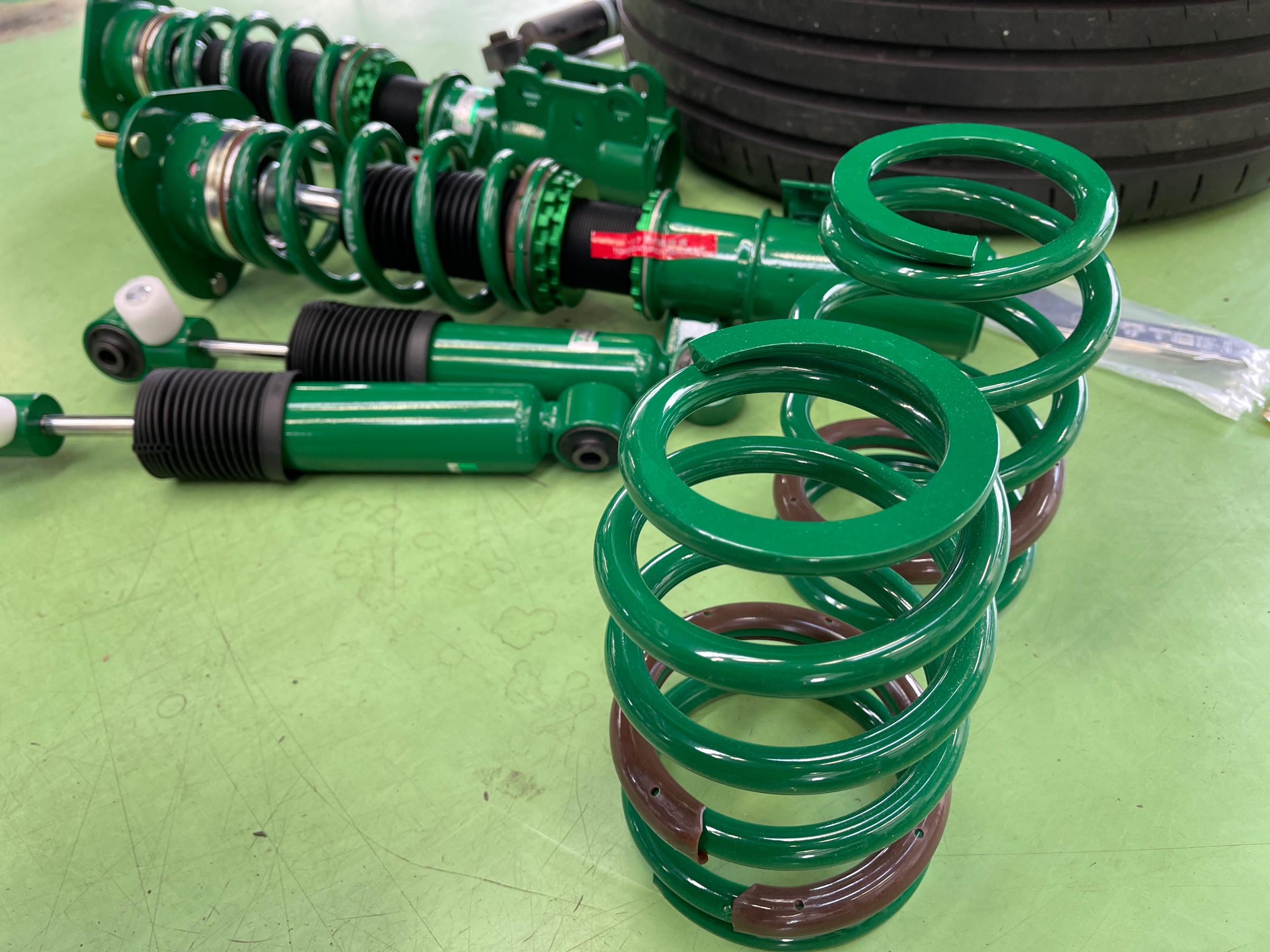 トヨタ ZSU60W ハリアー】車高調取付 TEIN FLEX Z | 店舗おススメ情報