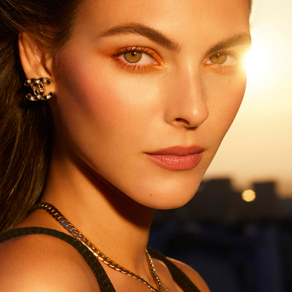 CHANEL 【数量限定】レ ベージュ ヘルシー ゴールデン グロウ パウダー