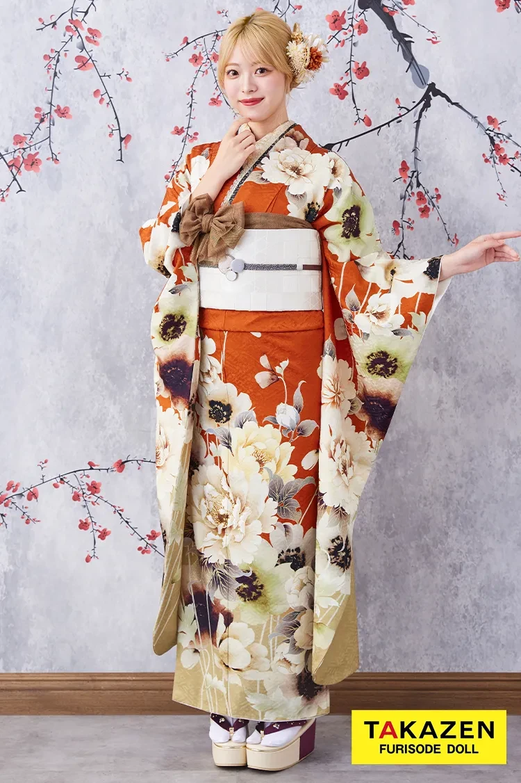 オレンジ色の振袖｜成⼈式の振袖レンタルならTAKAZEN、世界⼀かわいい