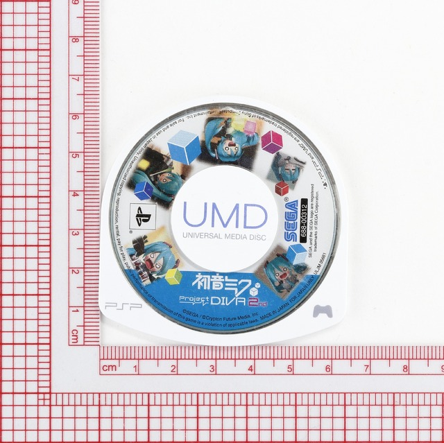 携帯ゲーム機PSPで採用された60mm光ディスク「UMD」（1.8GB、2004年頃