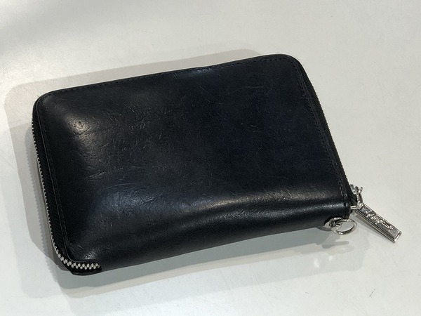 YOHJI YAMAMOTO(ヨウジヤマモト)よりラウンドジップ財布が入荷致しまし
