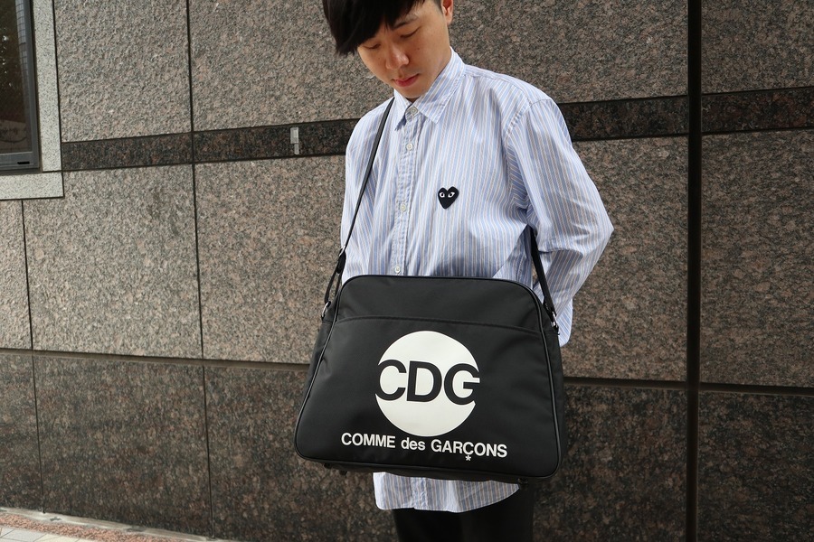 CDG COMME des GARCONS】よりロゴショルダーバッグが入荷致しました
