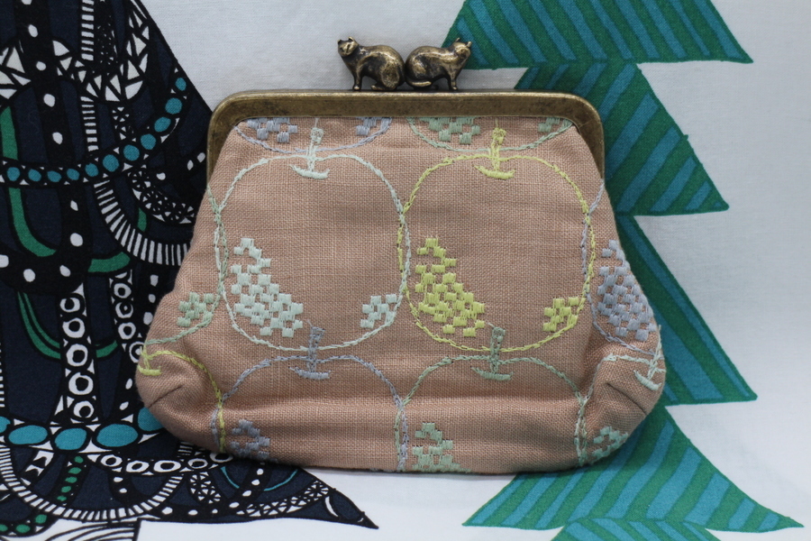 mina perhonen/ミナペルホネン】から【カドルパース(メラ)】が入荷致し