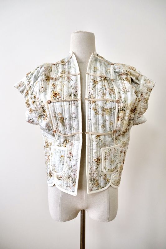 DECO depuis 1985 FLOWER QUILT PUFF SLEEVE VEST - The Galaxy