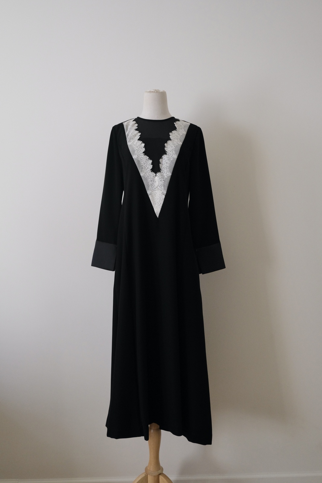 LOKITHO (ロキト）laced V dress black × white - The Galaxy Harmony!!!!