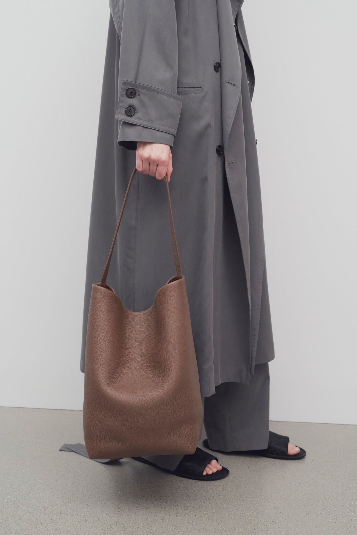 Large N/S Park Tote Bag Brown – The Row