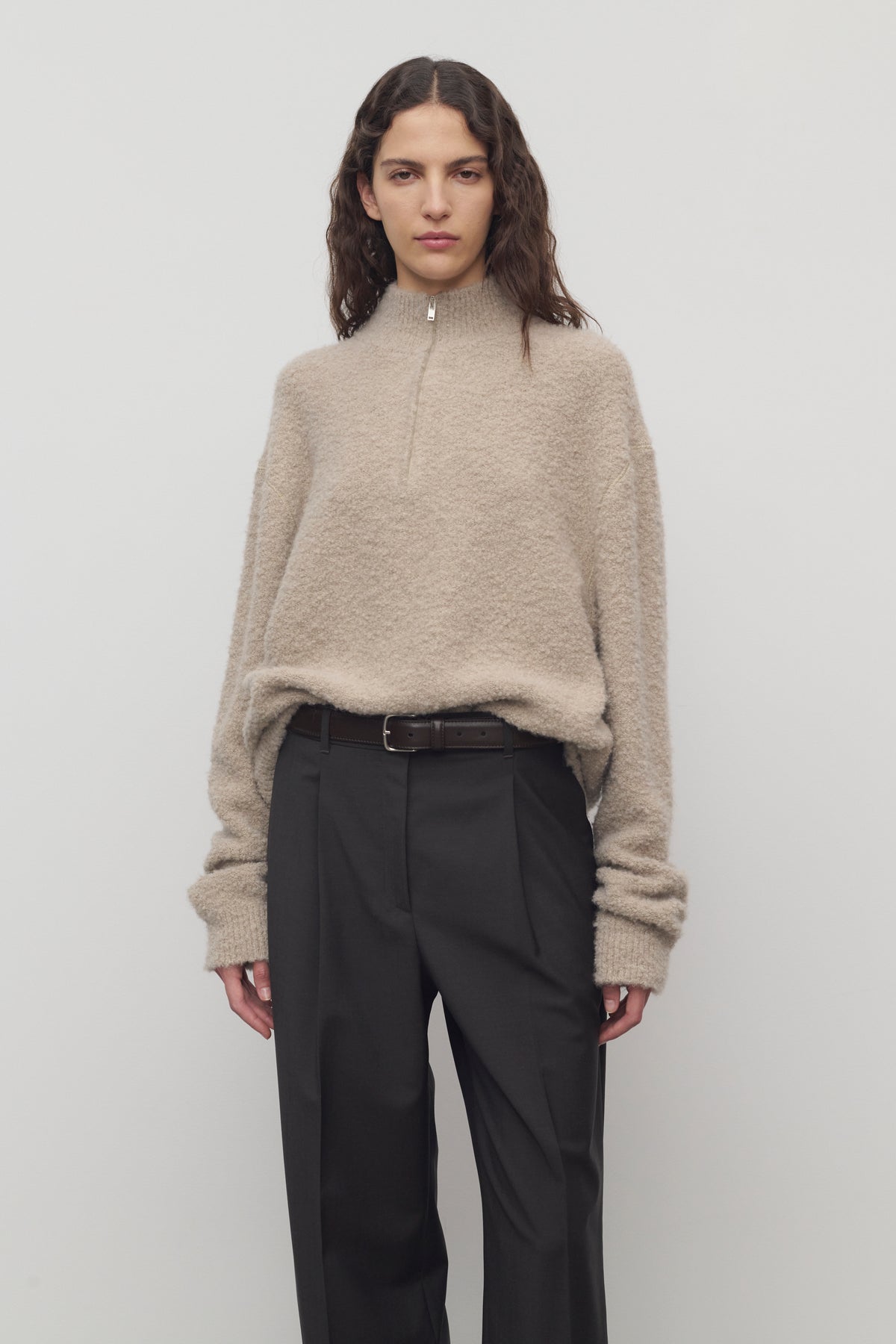 Lethara カシミア、アルパカ、シルクのトップス Beige – The Row