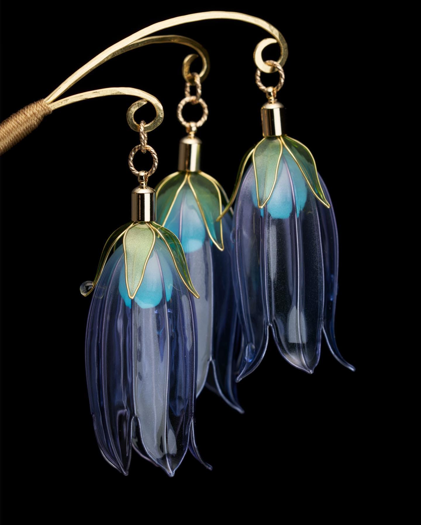 Remarkably Detailed Resin-and-Wire Hairpins by Sakae Mimic