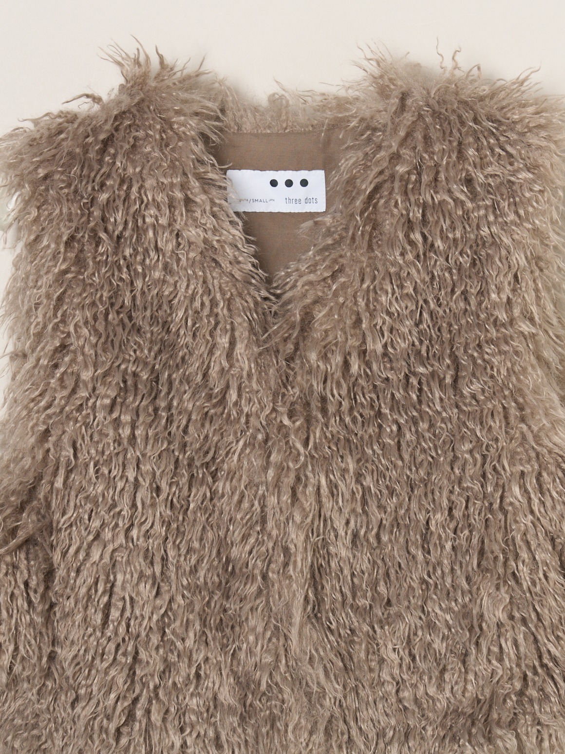 Wavy fur short gilet｜スリードッツ オフィシャルオンラインショップ