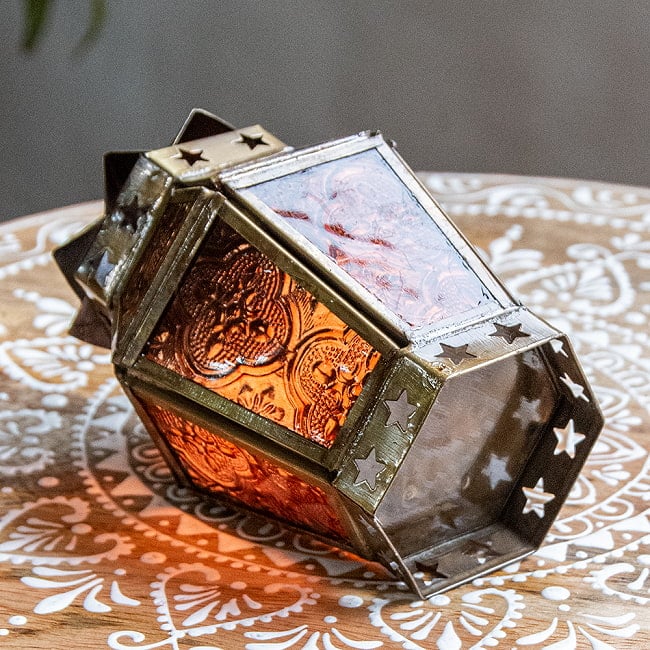 モロッコスタイルの透かし彫りLEDキャンドルランタン【ロウソク風LED