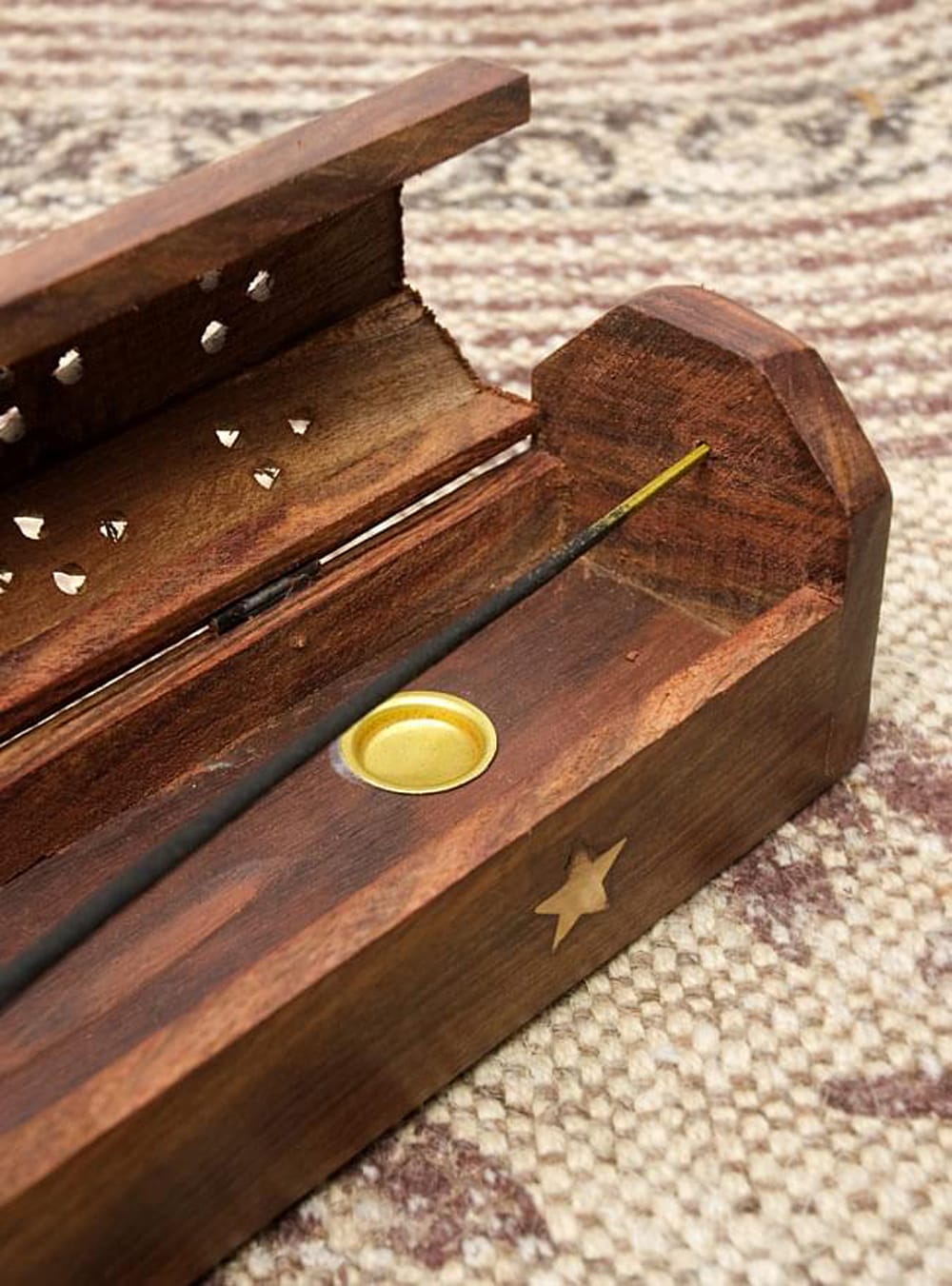 シーシャムウッド 山型お香立て - 陰陽 の通販 - TIRAKITA.COM