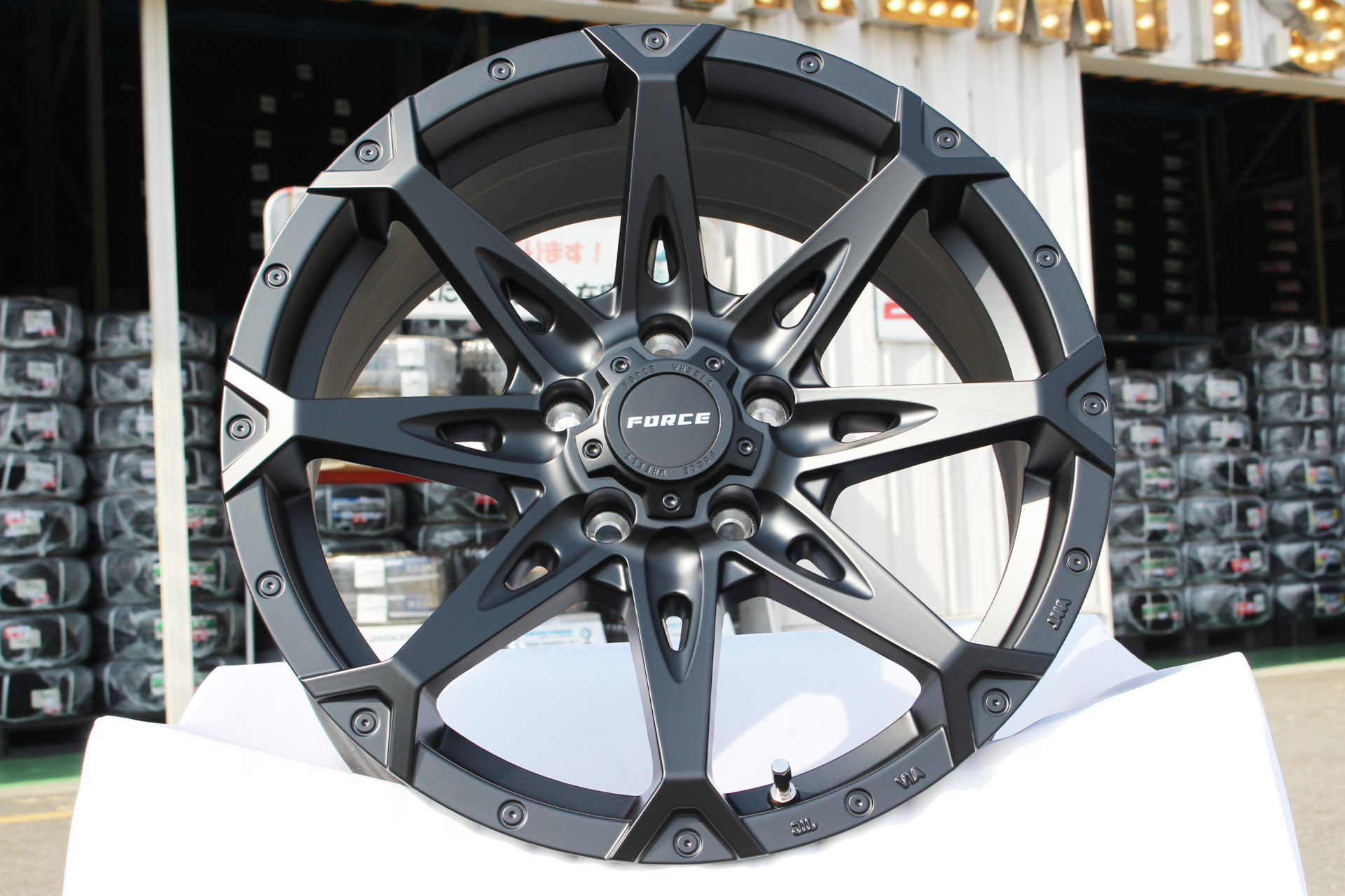 コンケイブが魅力的 FORCE DENALI | 株式会社タイヤスクエアミツヤ