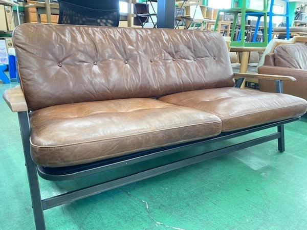 ACME Furniture入荷！】革張り3人掛けソファー、GRAND VIEW(グランド