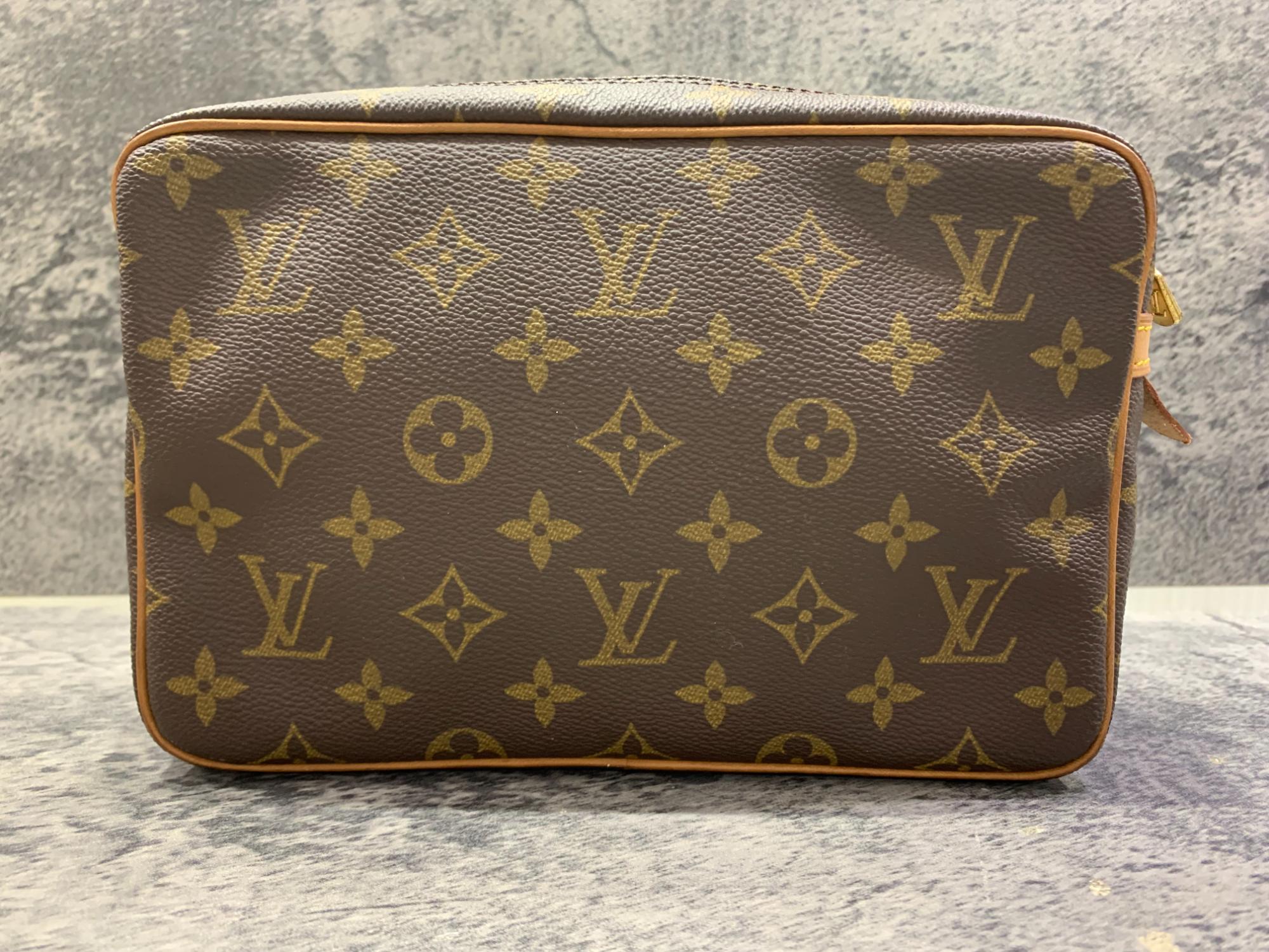 Louis Vuitton(ルイ・ヴィトン)クラッチバッグ コンピエーニュ23 買取