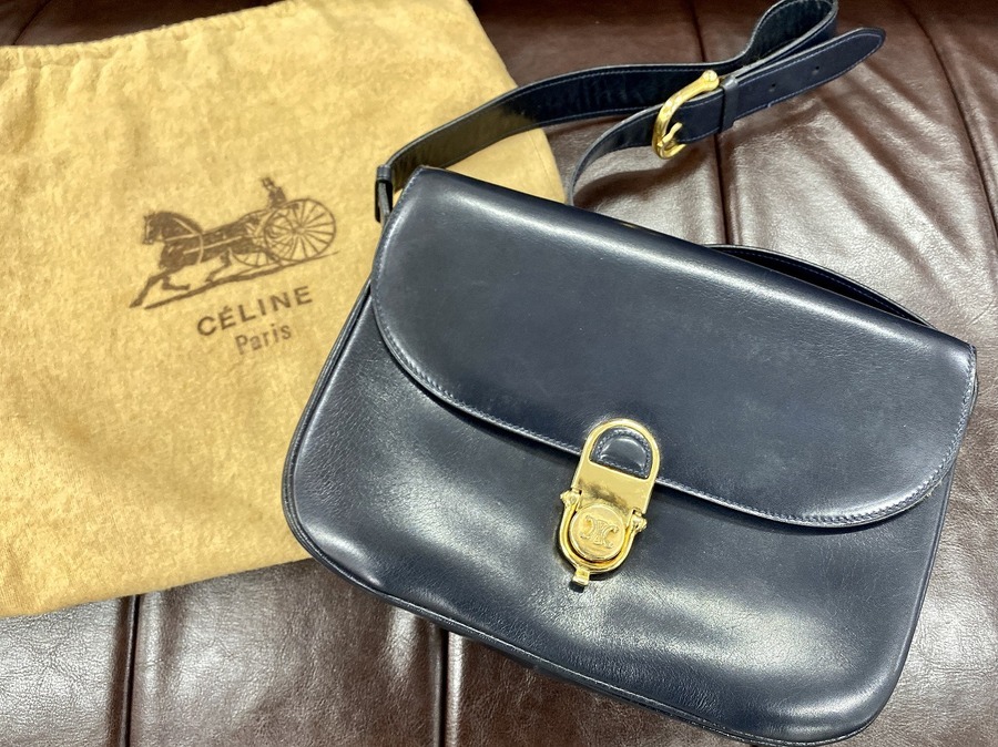 ヴィンテージ品】CELINE(セリーヌ)のワンショルダーバッグをご紹介