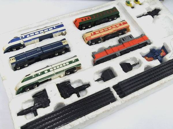 激レア!! トランスフォーマー トレインロボ 6体編成 DXセット入荷しま