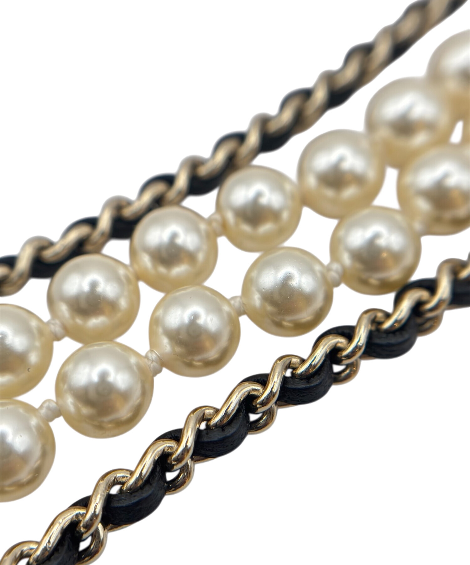 中古・古着通販】CHANEL (シャネル) Matelasse bag motif, fake pearl