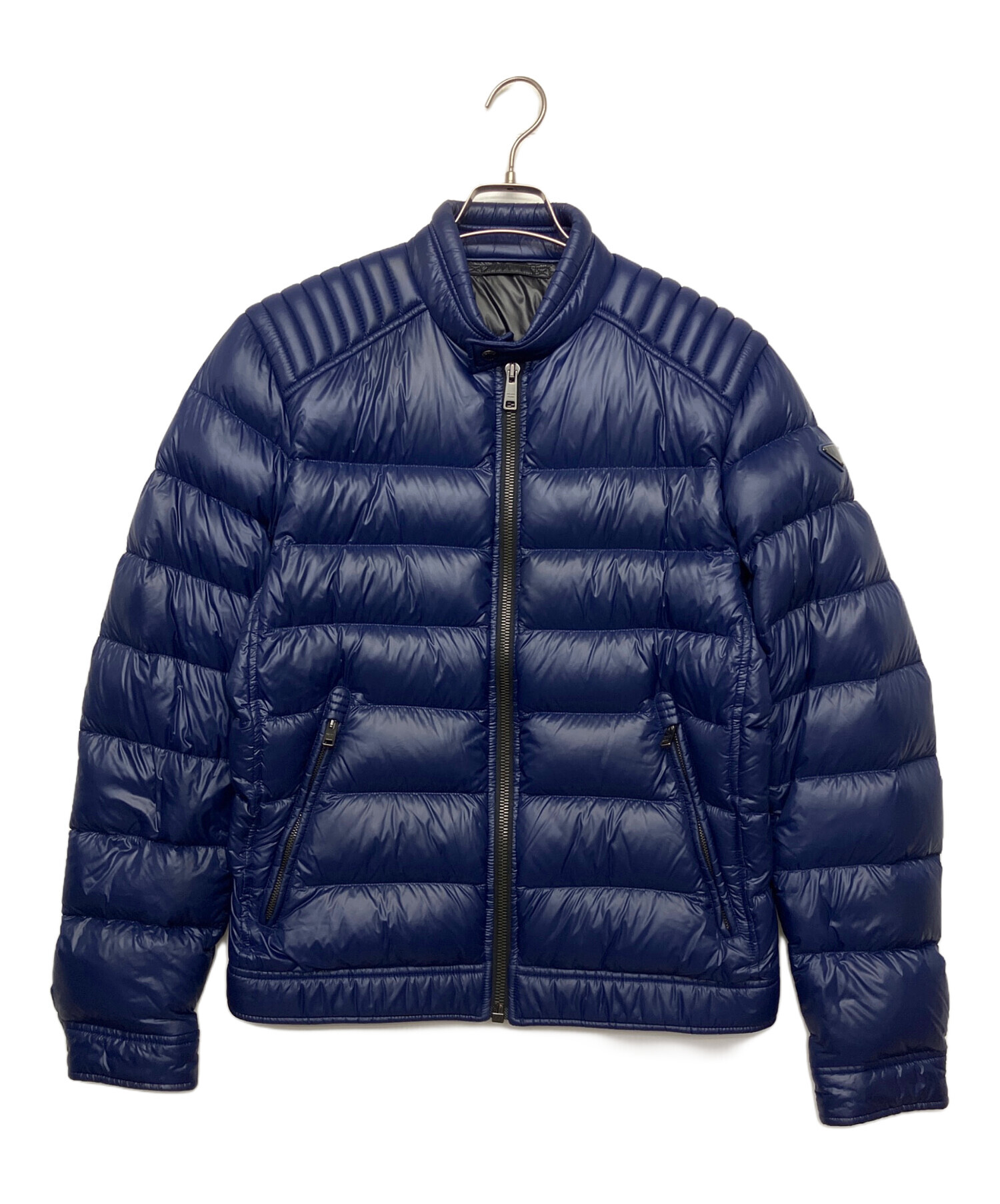 中古・古着通販】PRADA (プラダ) ロゴプレートダウンジャケット ブルー