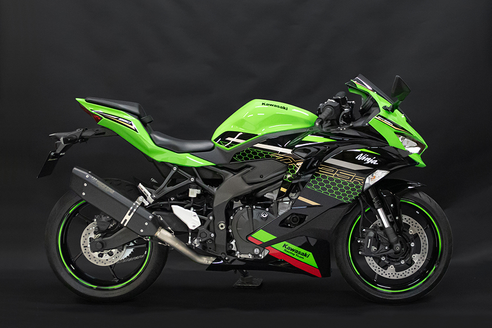 トリックスター / Ninja ZX-25R(21-22)政府認証フルエキゾースト