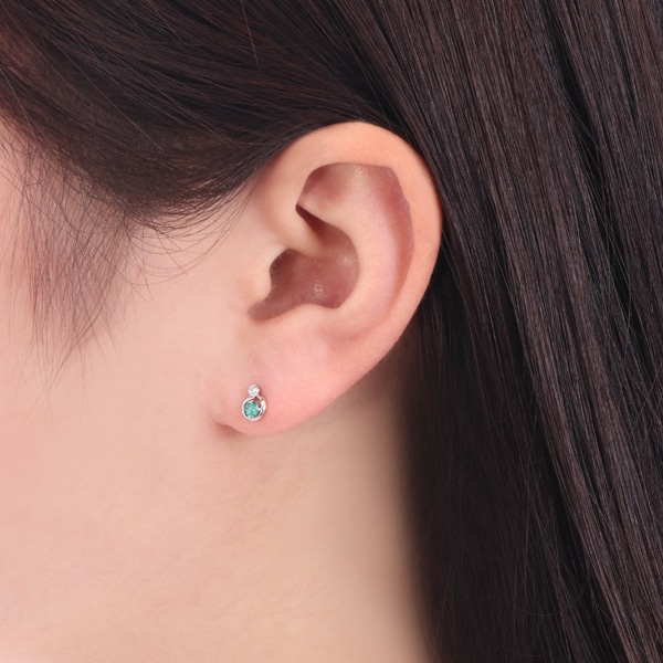 K14ホワイトゴールドエメラルドピアス(RPE405-001)|TSUTSUMI