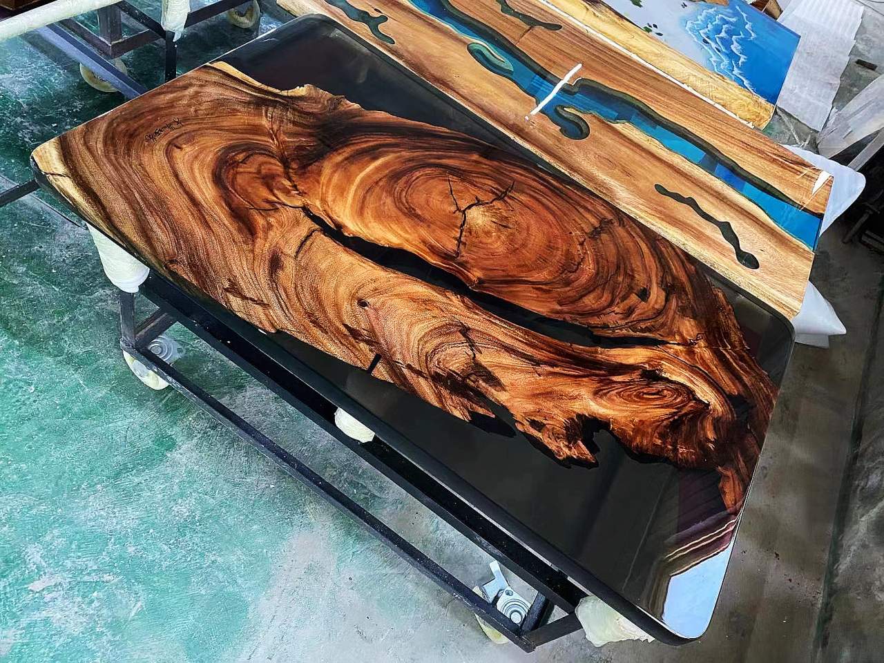 圧倒的にオシャレな家具】エポキシ・レジン・テーブルを徹底解説