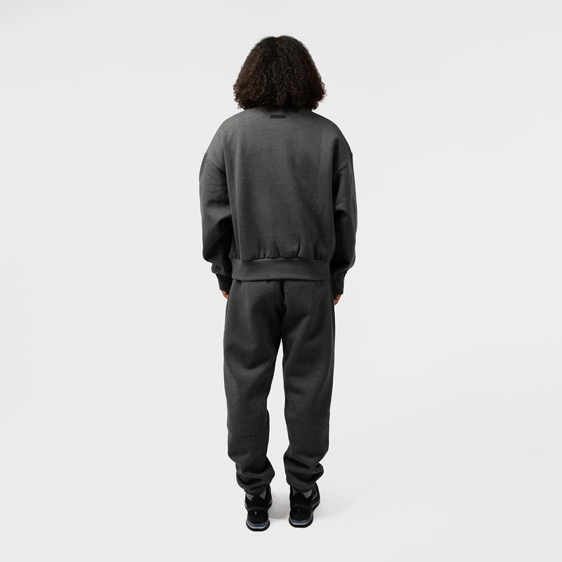 CLASSIC CREWNECK SWEATSHIRT｜ESSENTIALS｜TOPS（トップス）｜【公式