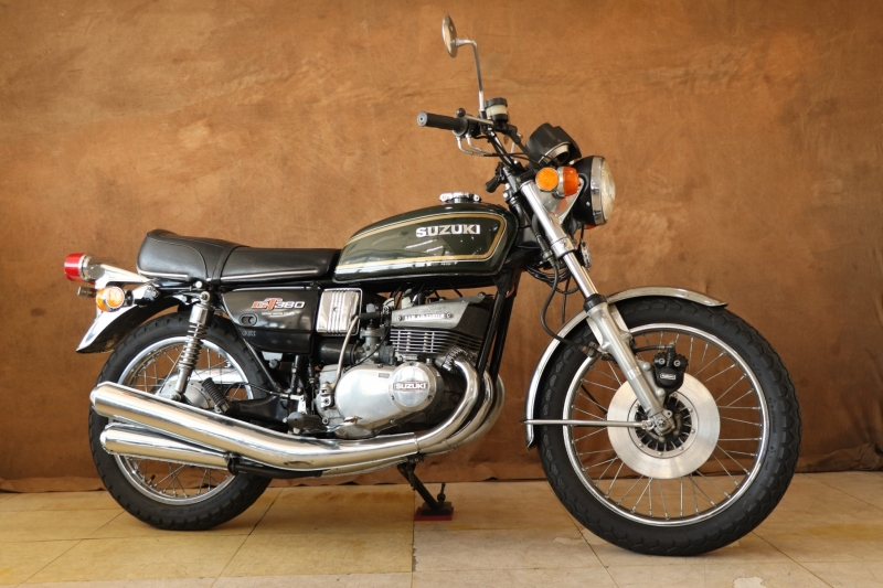 GT380(B5) フルノーマル 国内物(苔緑)｜450万円｜旧車・絶版バイクなら